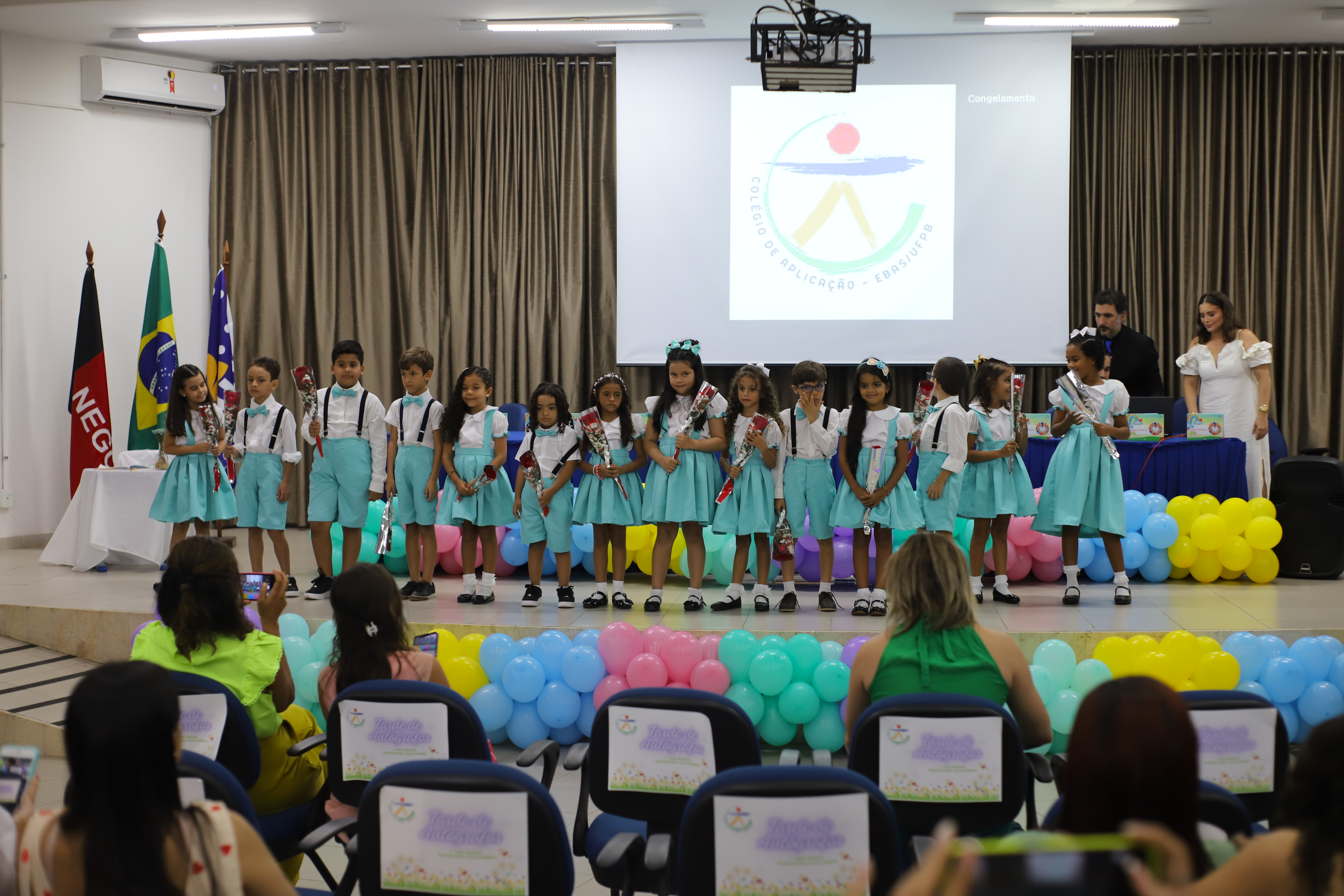 COLÉGIO DE APLICAÇÃO DA UFPB REALIZA TARDE DE AUTÓGRAFOS DOS ALUNOS DO 1º ANO DO ENSINO FUNDAMENTAL