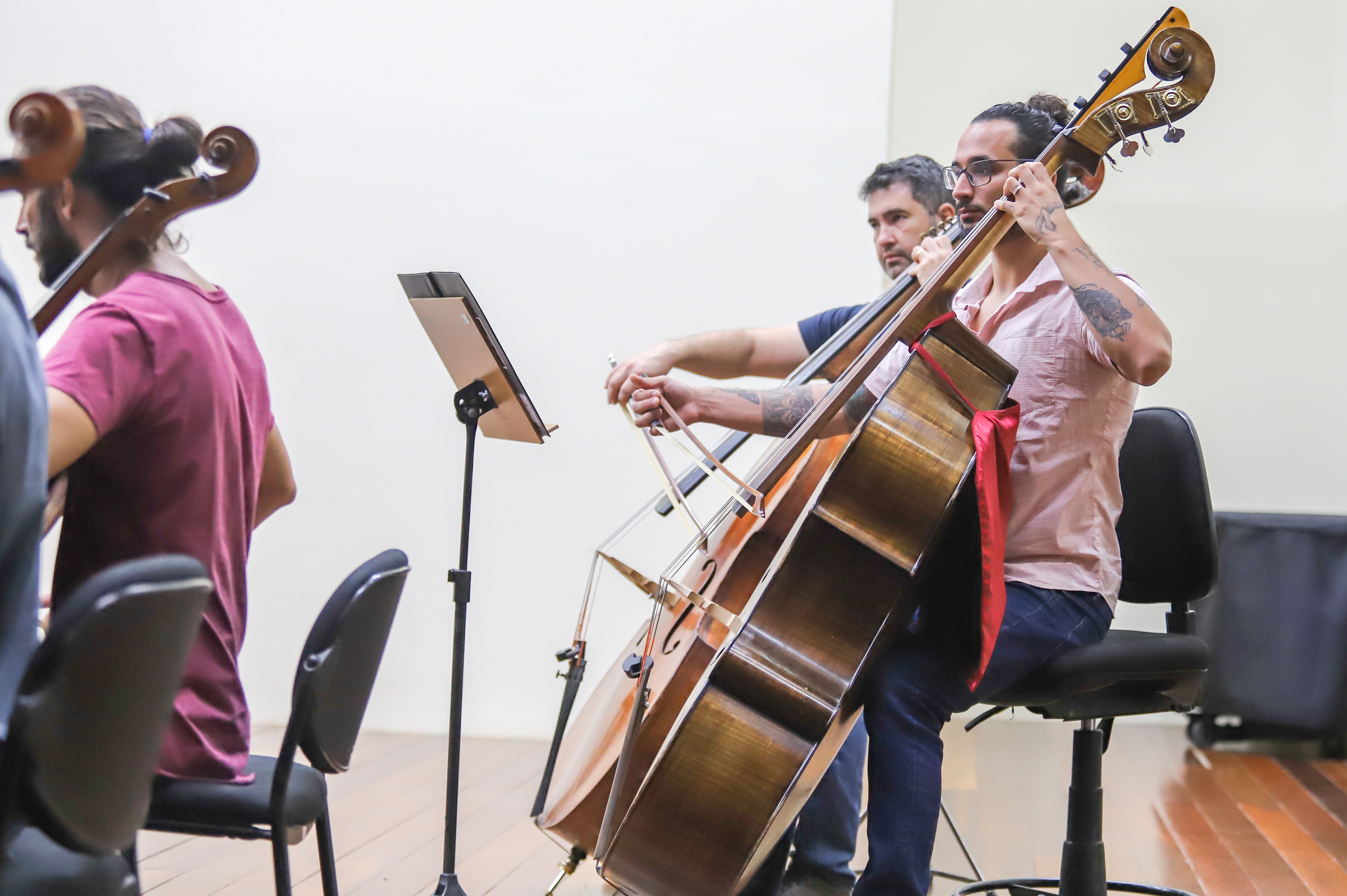 ORQUESTRA SINFÔNICA DA UFPB REALIZA CONCERTO COM O CANTOR DANIEL PINA, NESTA SEXTA (28)